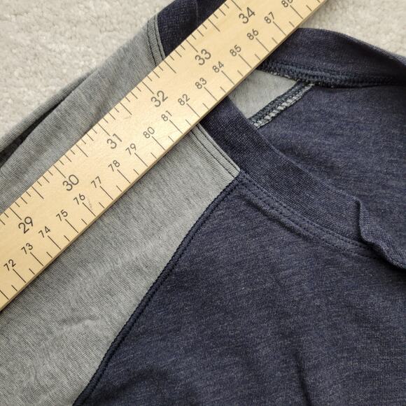 Lululemon Men’s Large Long Sleeve Athletic Shirt Navy Gray Raglan - Picture 6 of 6